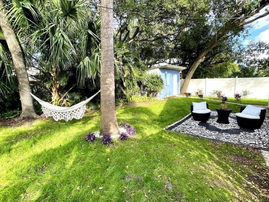 Cozy Sanctuary Minutes From The Bay And Beaches 탬파 외부 사진