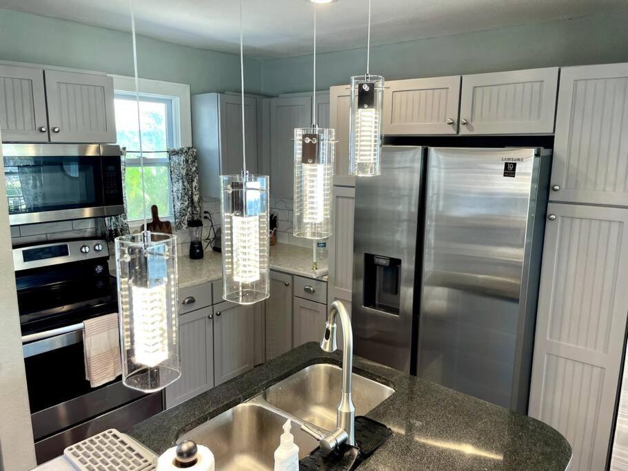 Cozy Sanctuary Minutes From The Bay And Beaches 탬파 외부 사진
