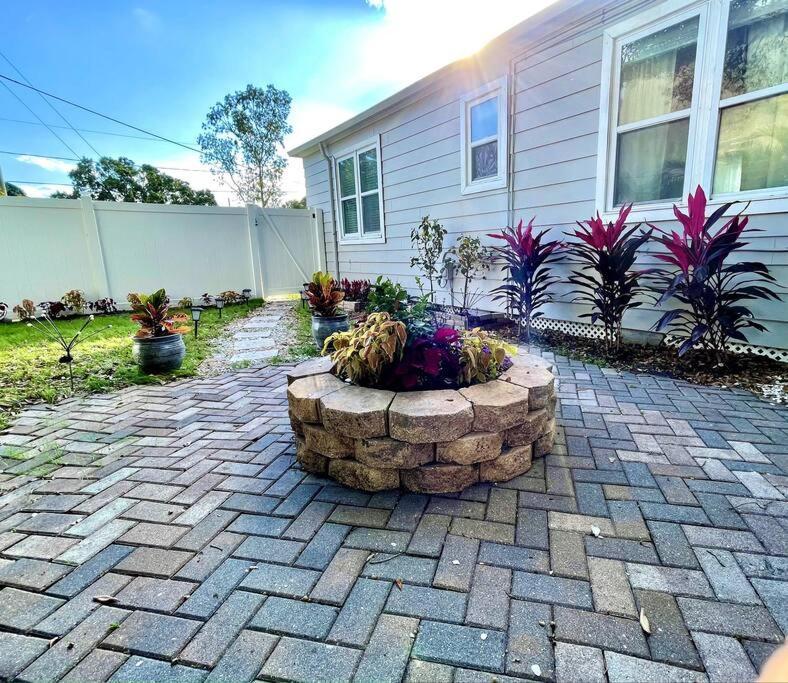 Cozy Sanctuary Minutes From The Bay And Beaches 탬파 외부 사진