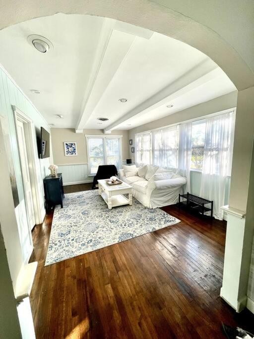 Cozy Sanctuary Minutes From The Bay And Beaches 탬파 외부 사진