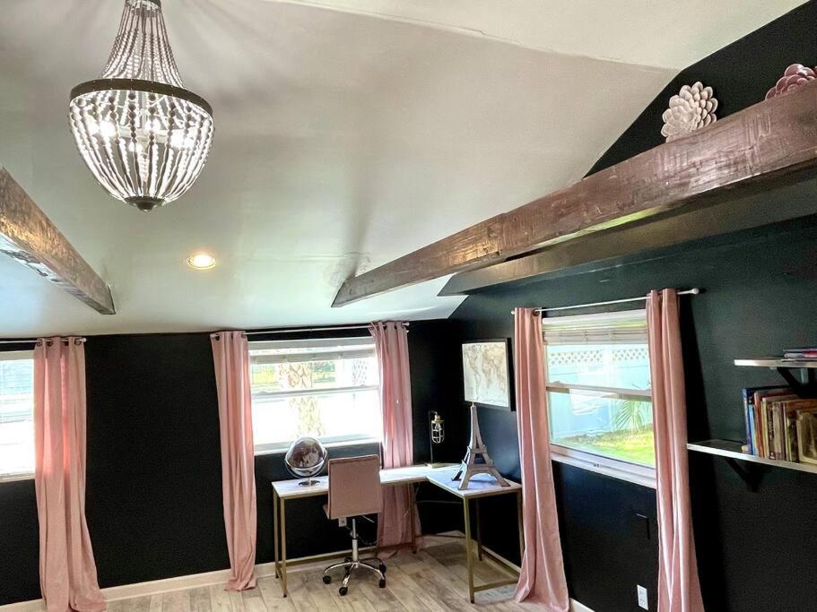 Cozy Sanctuary Minutes From The Bay And Beaches 탬파 외부 사진